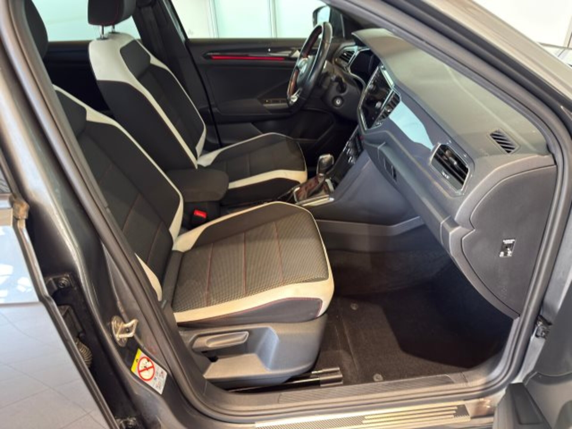 Volkswagen T-Roc Sport