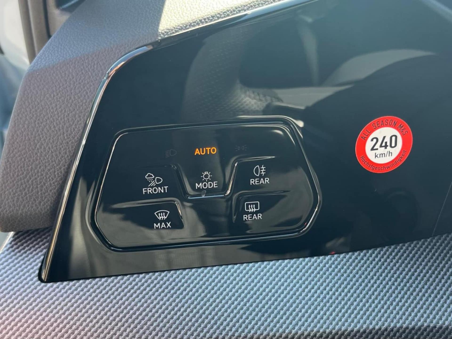 Volkswagen Golf R-Line