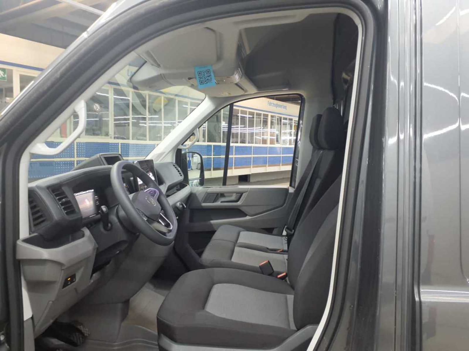 Volkswagen Crafter Kasten mittlerer Radstand – Bild 4