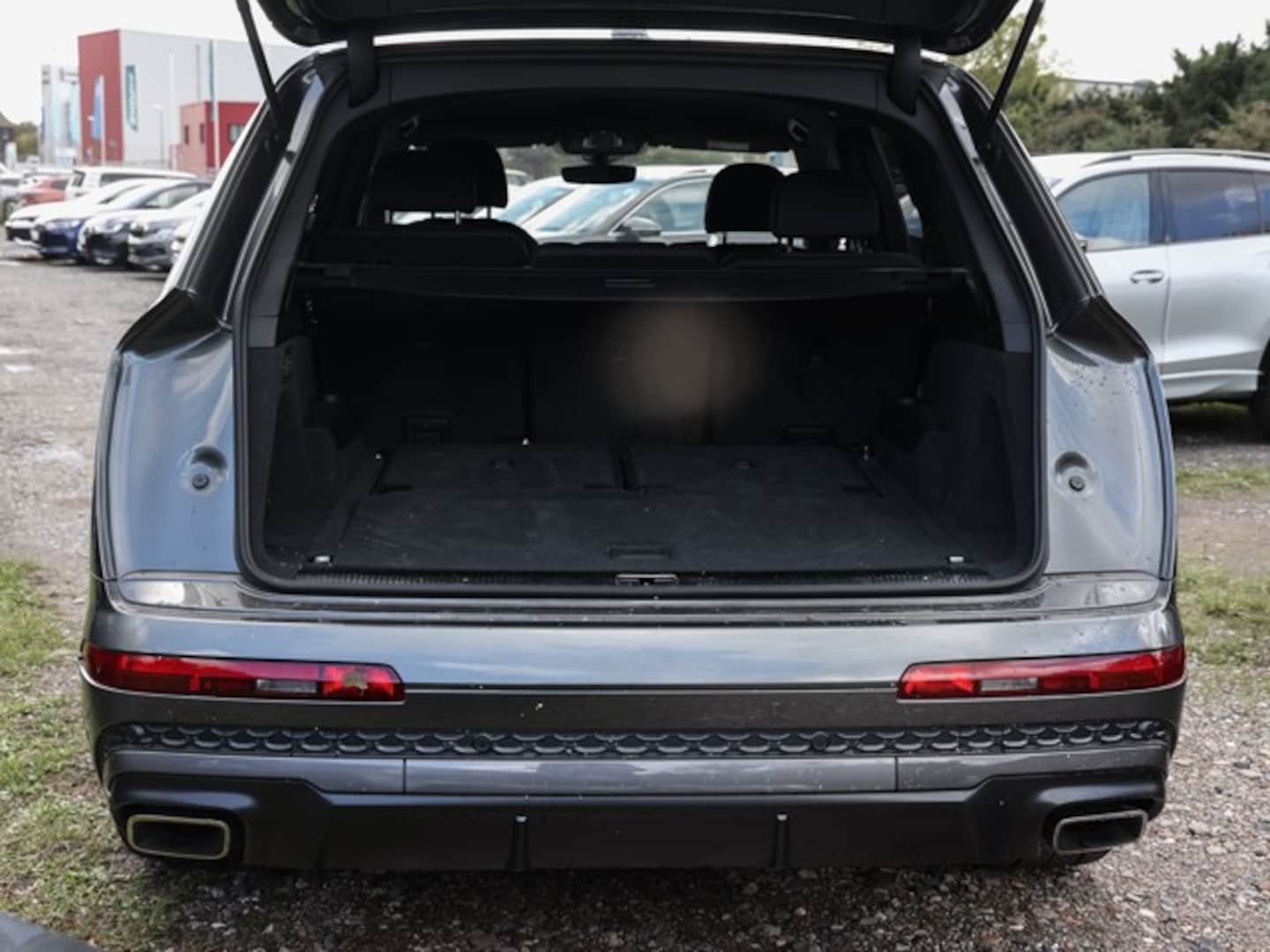 Bild über Audi Q7 SUV TFSI quattro 250 kW tiptronic - für weitere Informationen kontaktieren Sie den Audi Partner