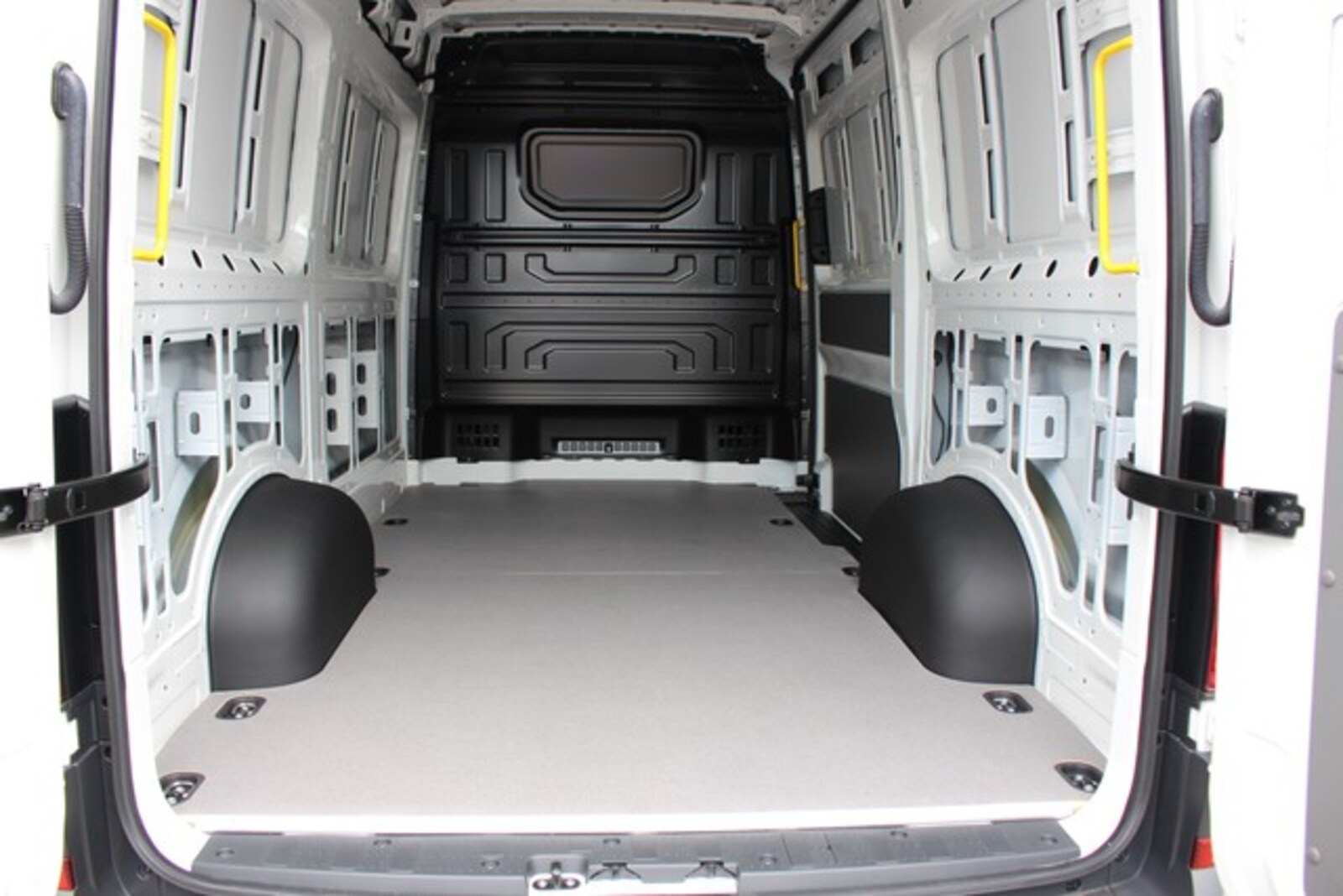 Volkswagen Crafter Kasten mittlerer Radstand – Bild 7