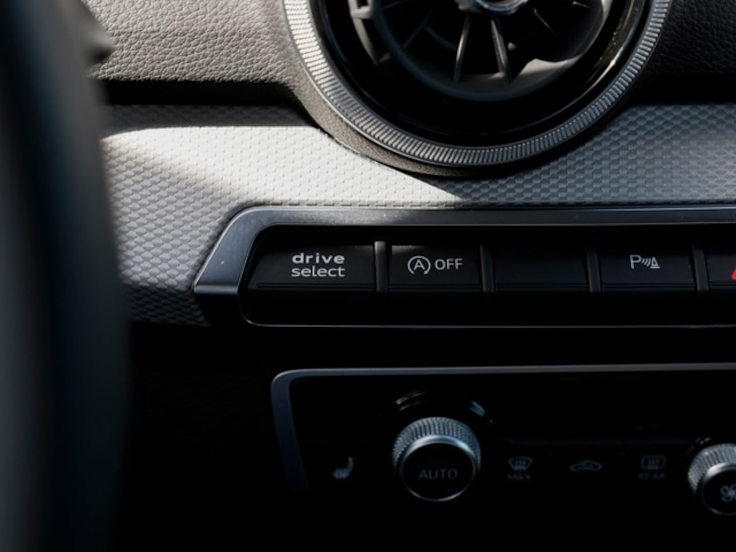 Bild über Audi Q2 advanced 35 TDI S tronic - für weitere Informationen kontaktieren Sie den Audi Partner
