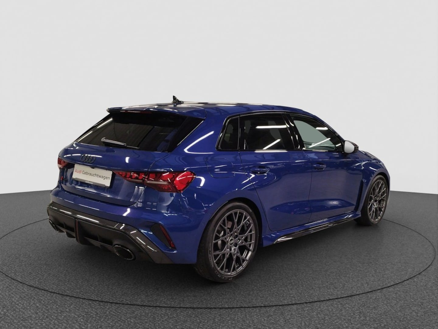 Bild über Audi RS 3 Sportback TFSI quattro S tronic - für weitere Informationen kontaktieren Sie den Audi Partner