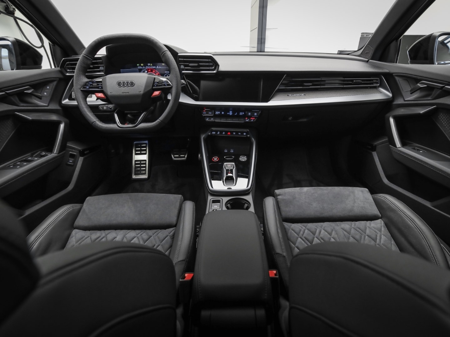 Bild über Audi RS 3 Limousine TFSI quattro 294 kW S tronic - für weitere Informationen kontaktieren Sie den Audi Partner