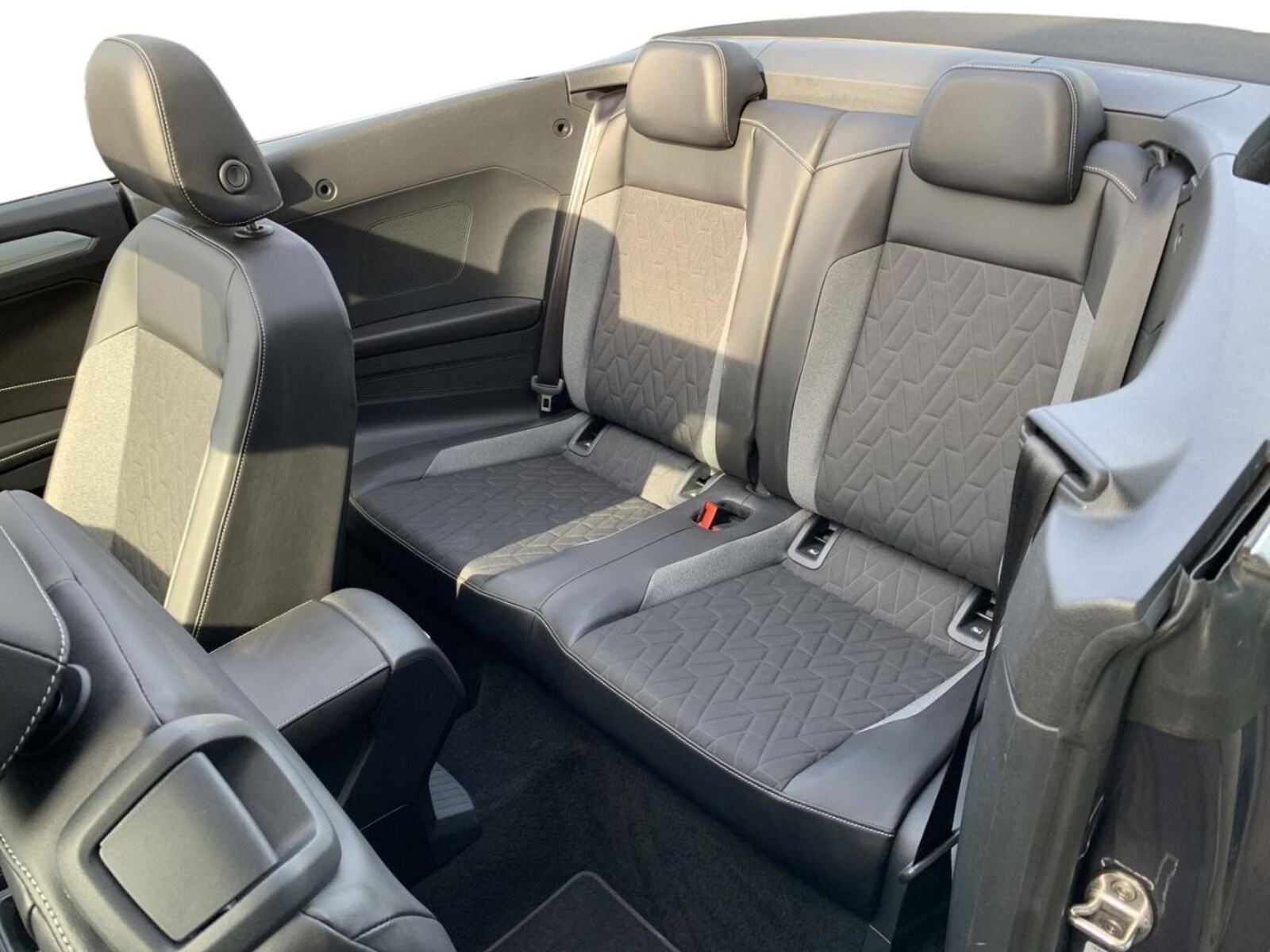Volkswagen T-Roc Cabriolet – Bild 14