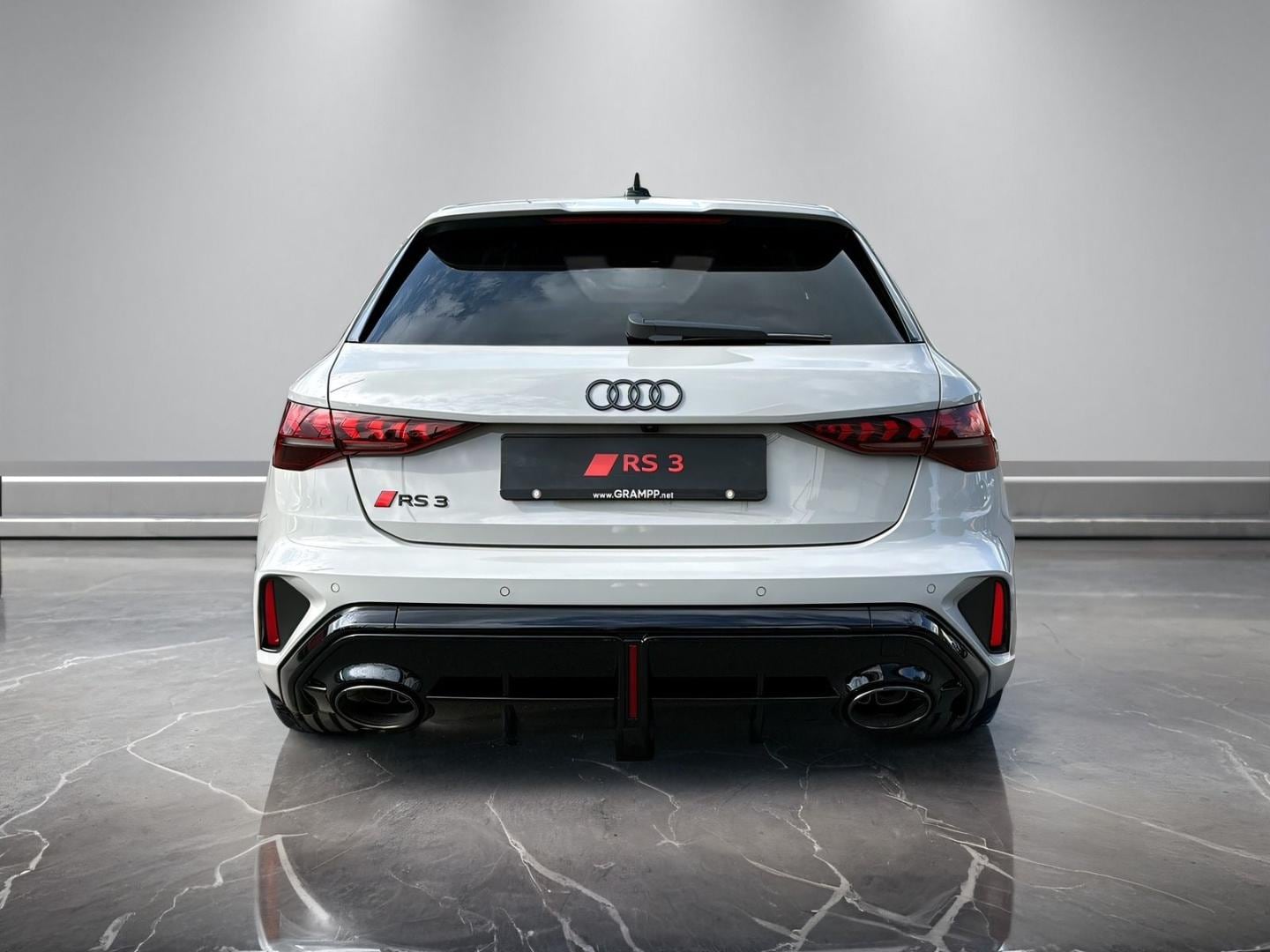 Bild über Audi RS 3 Sportback TFSI quattro 294 kW S tronic - für weitere Informationen kontaktieren Sie den Audi Partner