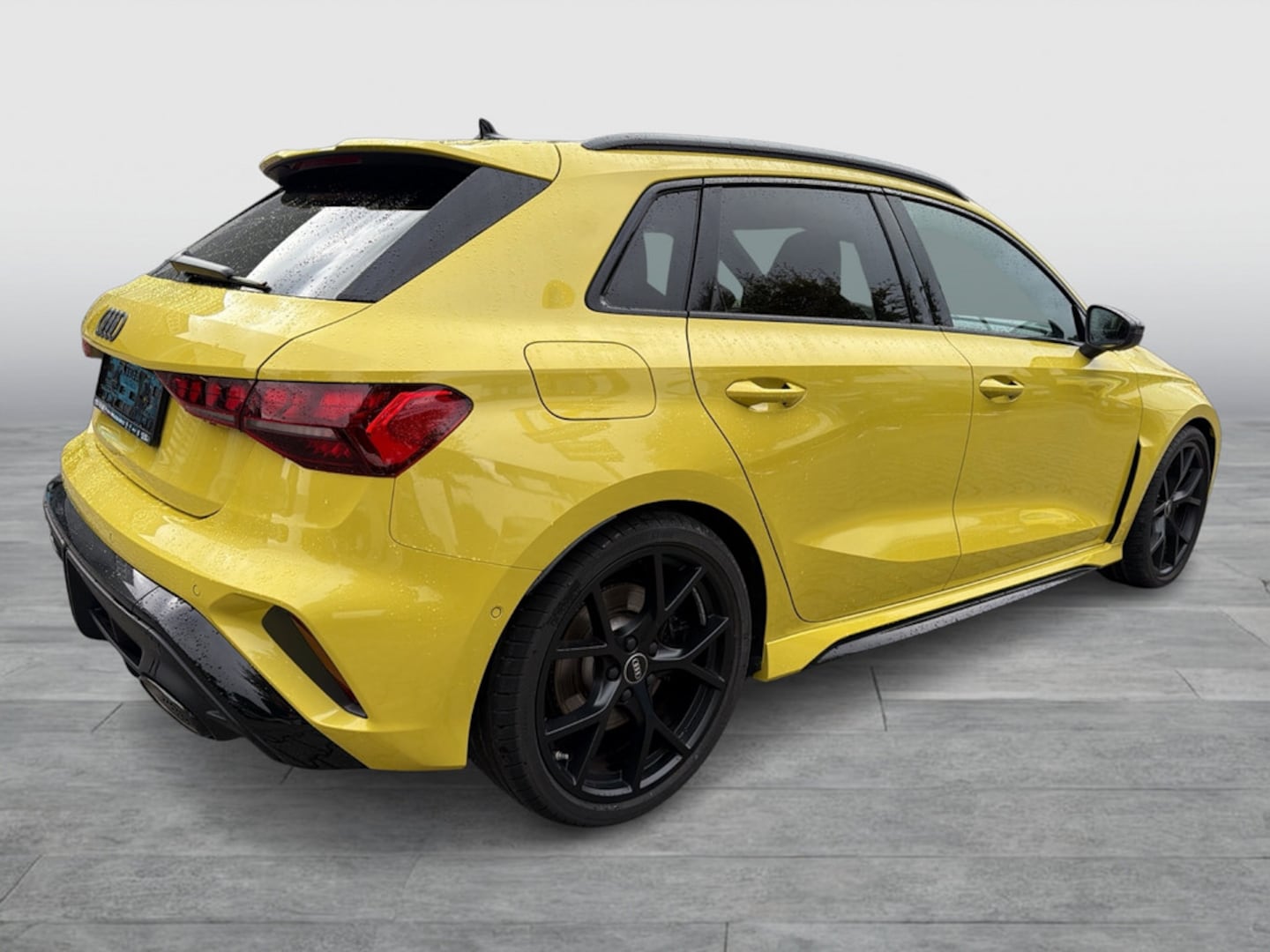 Bild über Audi RS 3 Sportback TFSI quattro 294 kW S tronic - für weitere Informationen kontaktieren Sie den Audi Partner