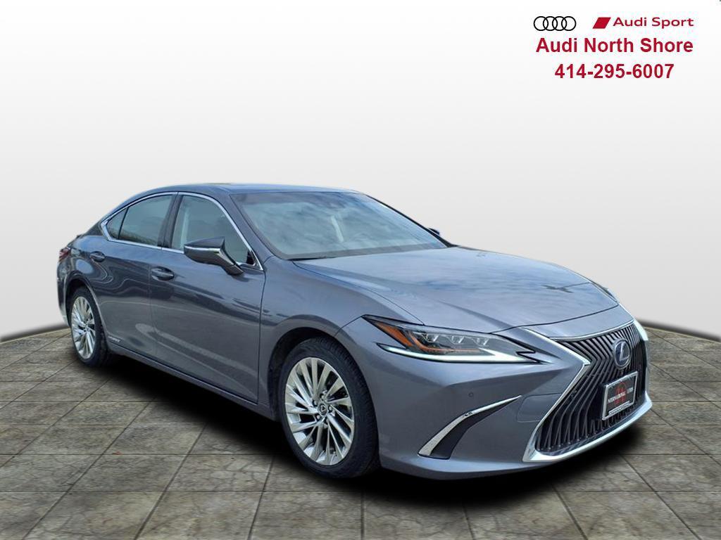 2019 Lexus ES 300h 300h Luxury's photo
