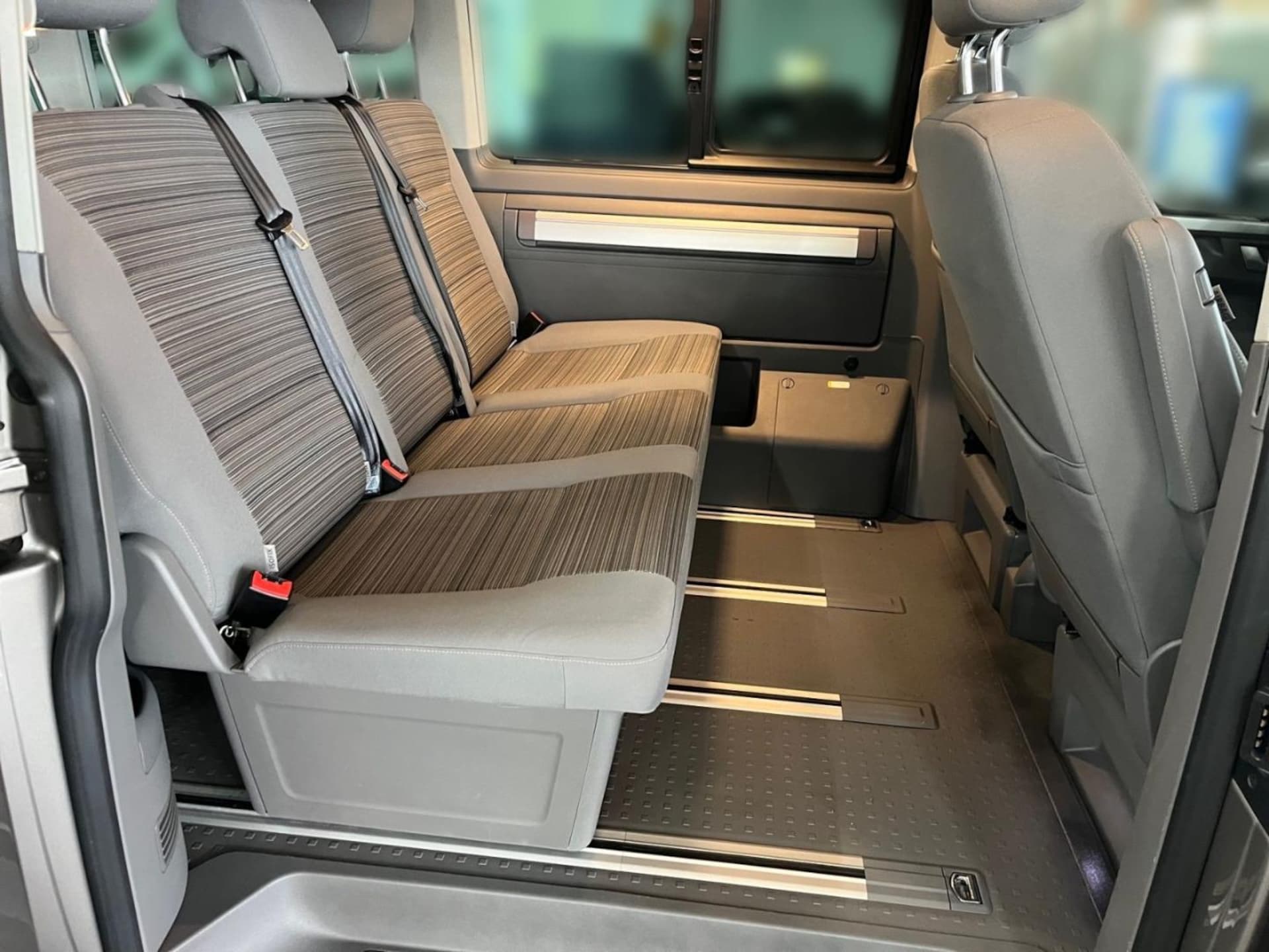 Volkswagen T6.1 California Beach