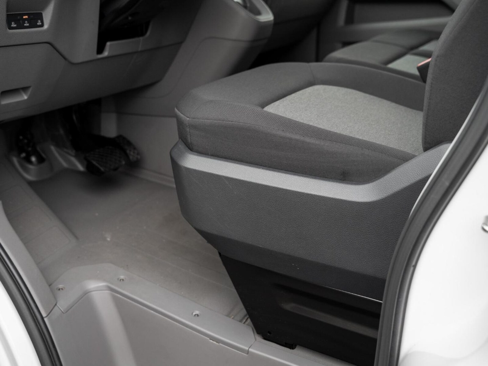 Volkswagen Crafter Kasten langer Radstand – Bild 24