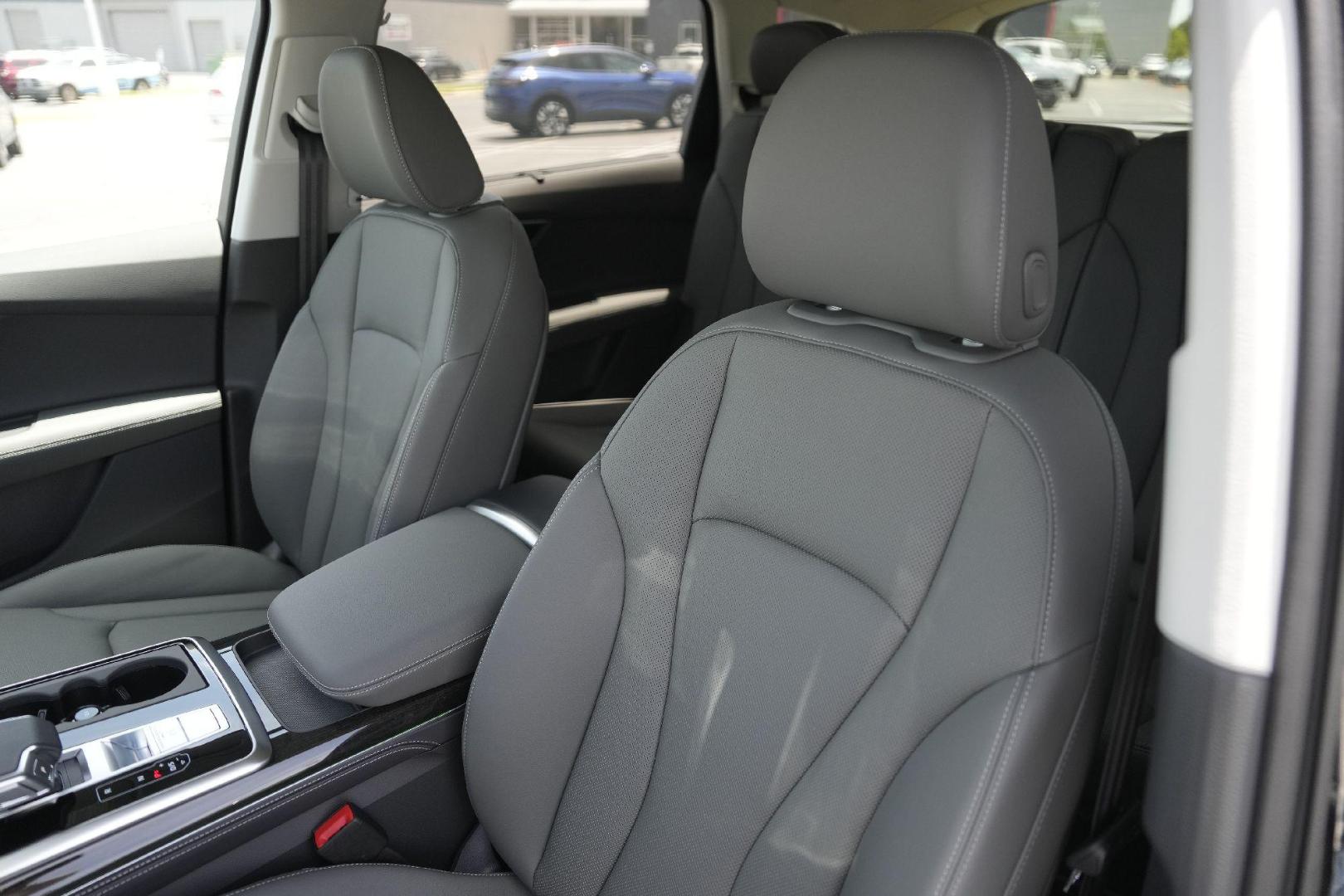 2025 Audi Q7 Premium Plus - Photo 8