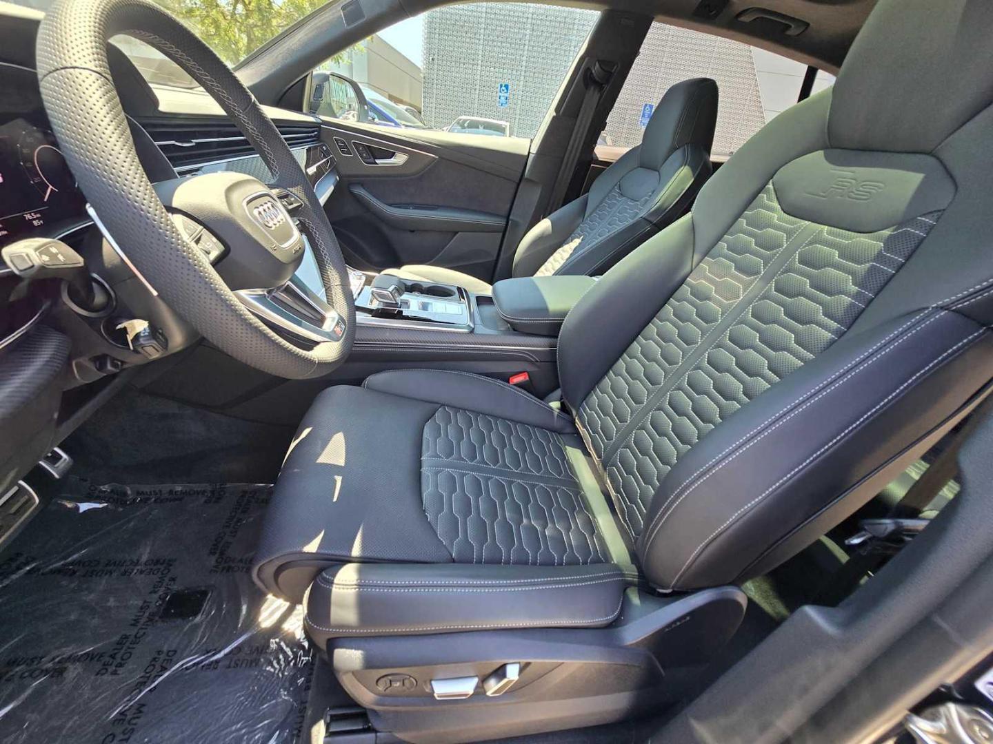 2025 Audi RS Q8 Base - Photo 24