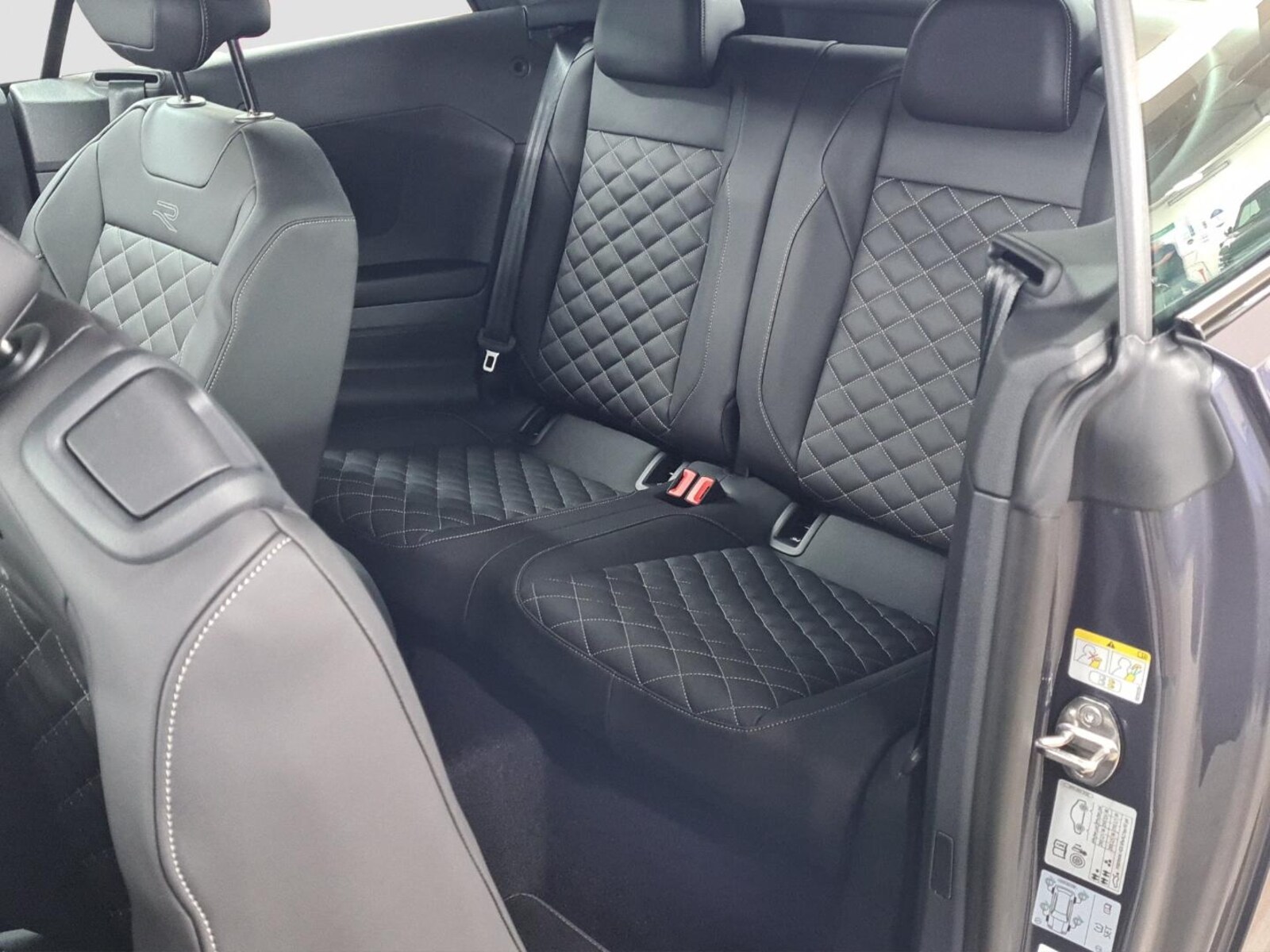 Volkswagen T-Roc Cabriolet – Bild 9