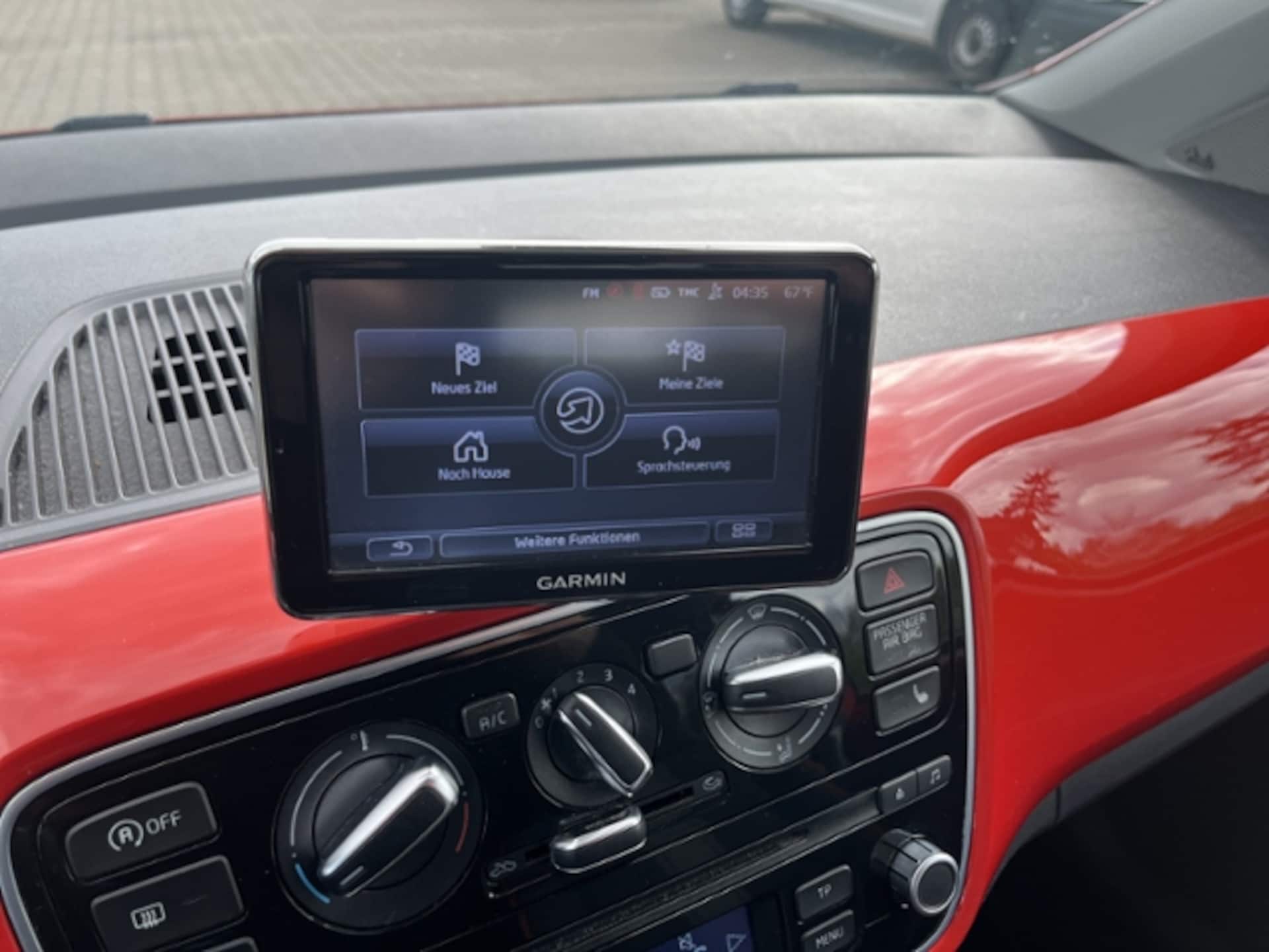 Volkswagen up! high up!