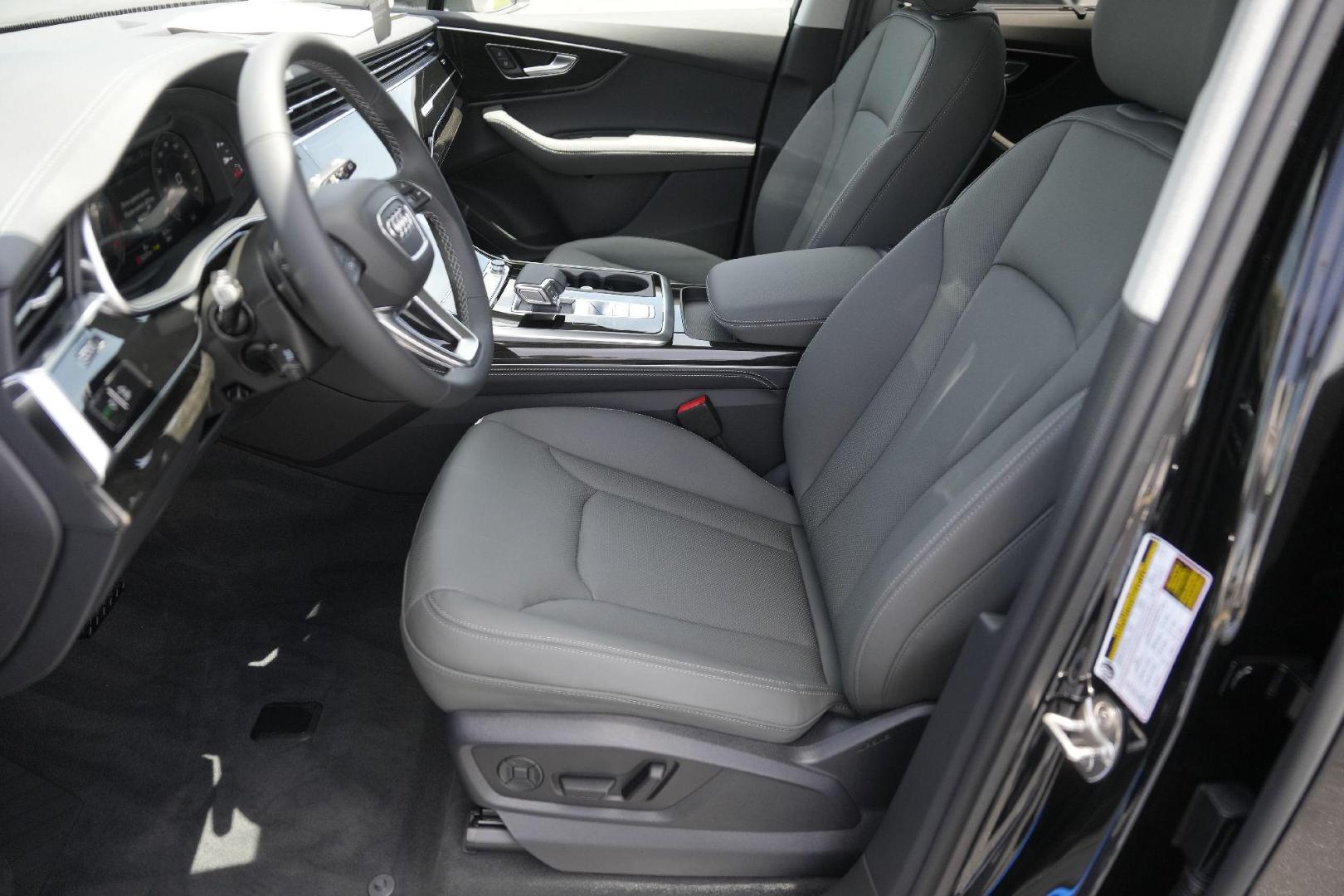 2025 Audi Q7 Premium Plus - Photo 7