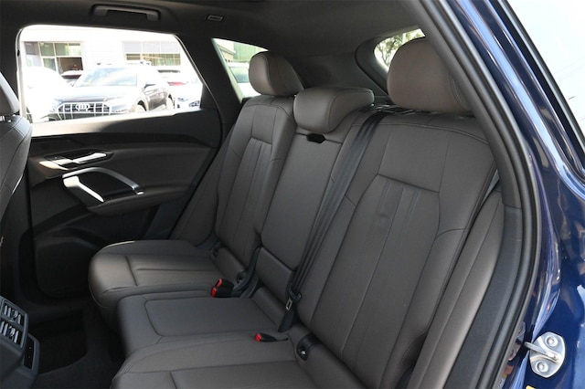 2025 Audi New Q5 Premium - Photo 18