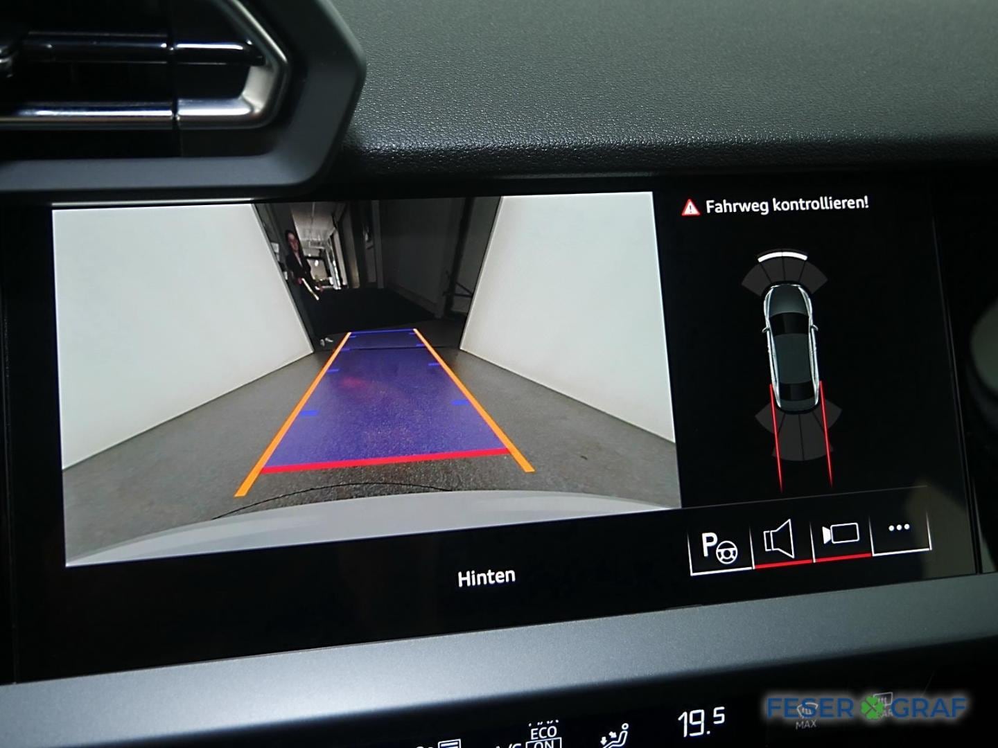 Bild über Audi A3 Limousine 30 TDI Schaltgetriebe - für weitere Informationen kontaktieren Sie den Audi Partner