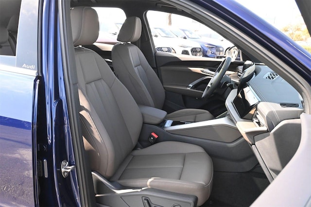 2025 Audi New Q5 Premium - Photo 23
