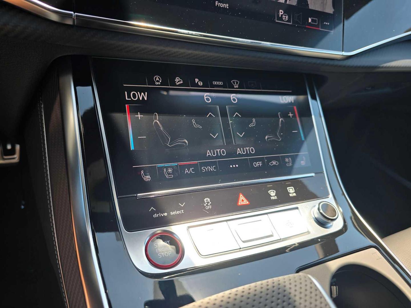 2025 Audi RS Q8 Base - Photo 30