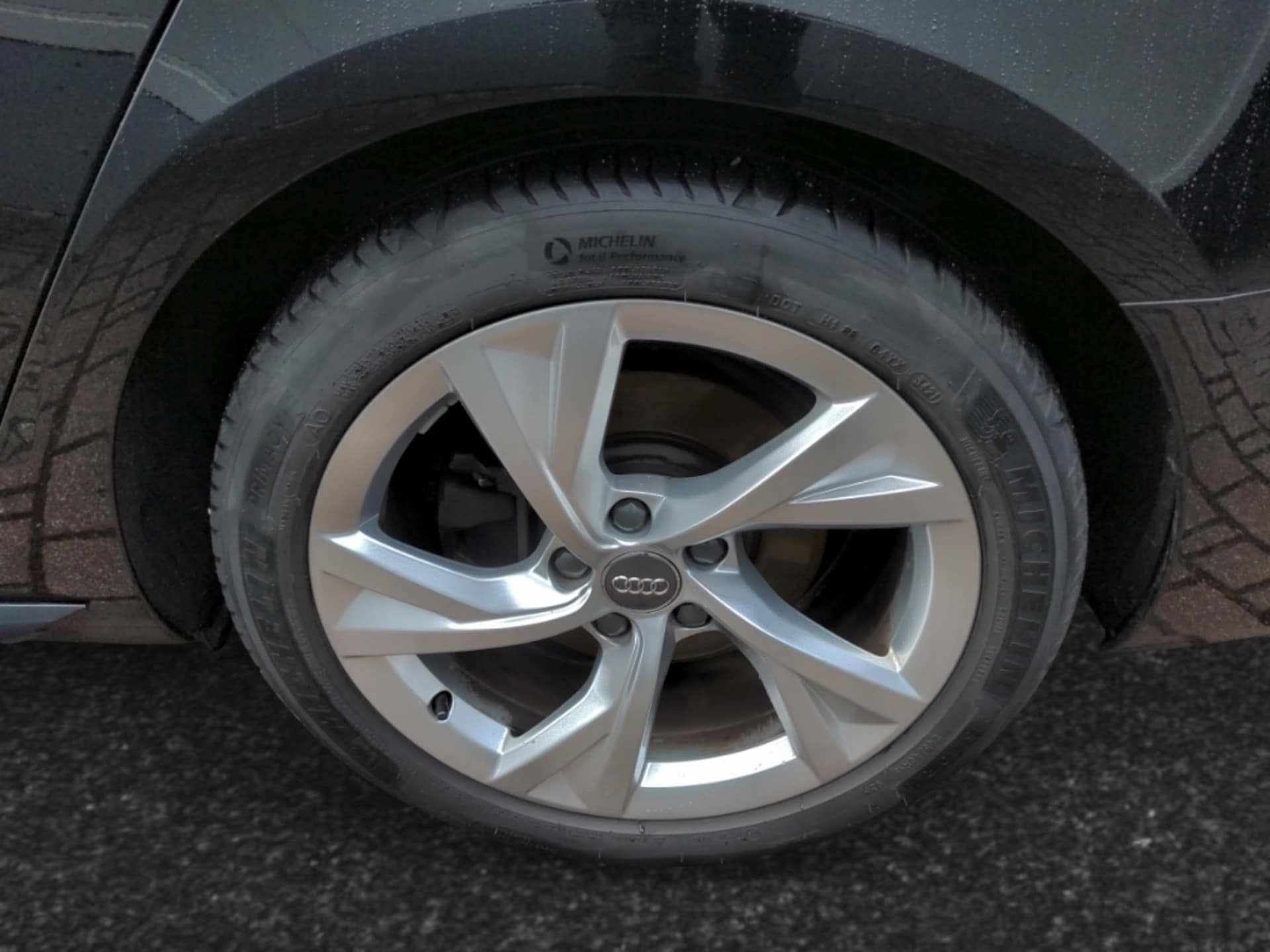 Audi A4 Avant S line