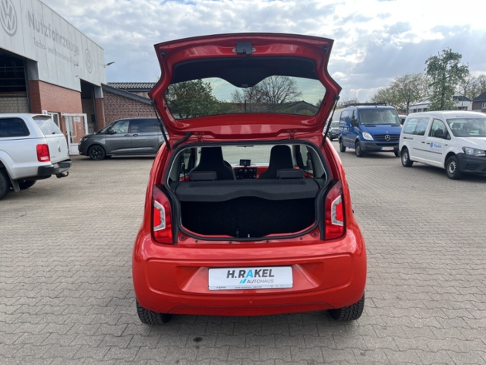 Volkswagen up! high up!