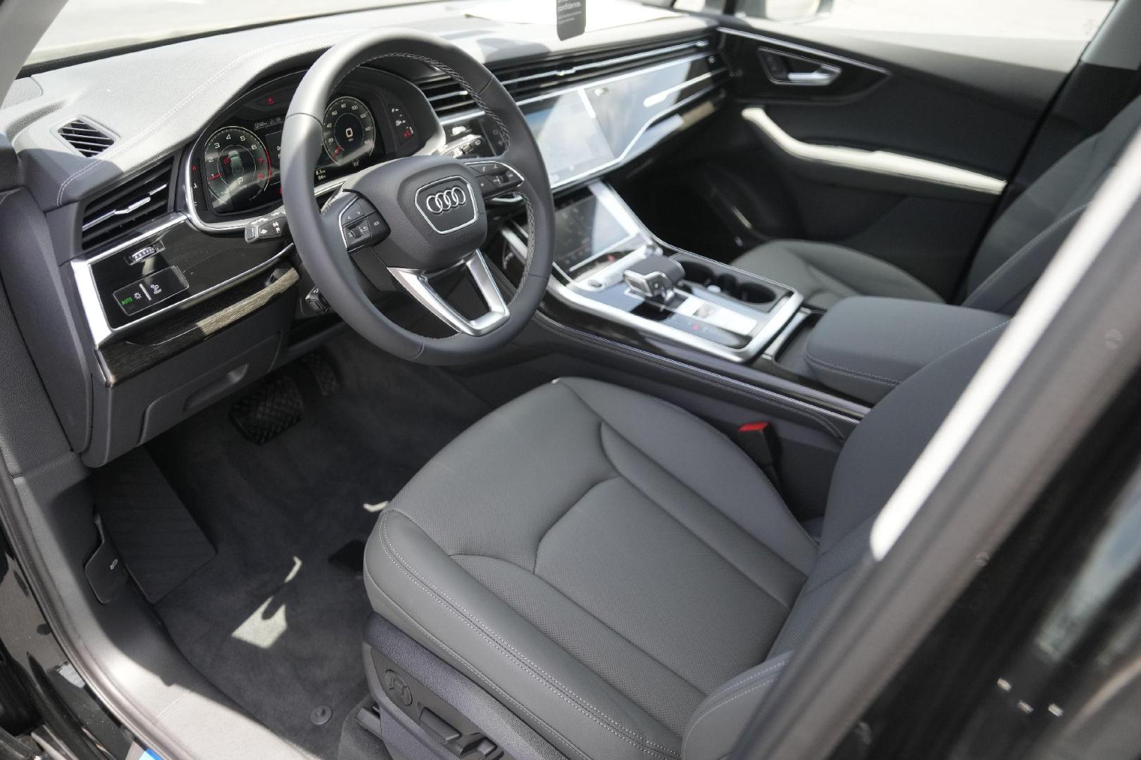 2025 Audi Q7 Premium Plus - Photo 6