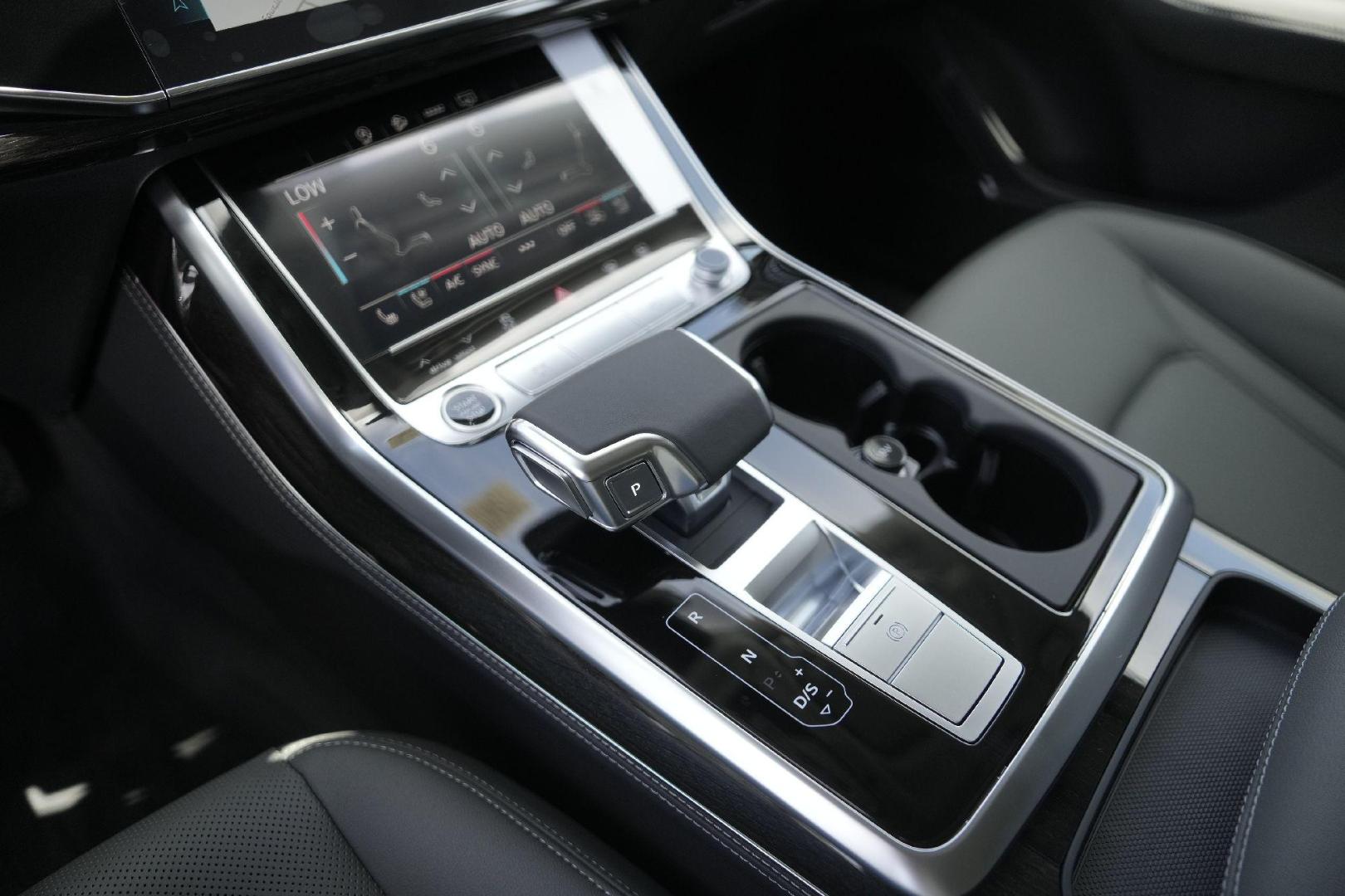 2025 Audi Q7 Premium Plus - Photo 10