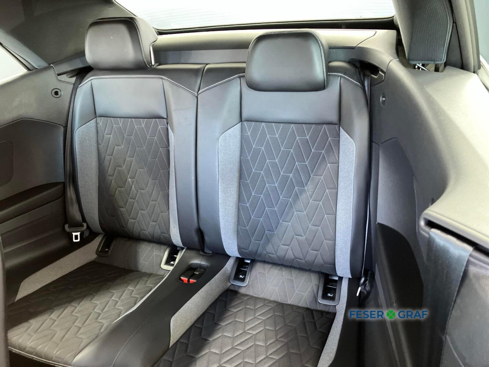 Volkswagen T-Roc Cabriolet – Bild 12