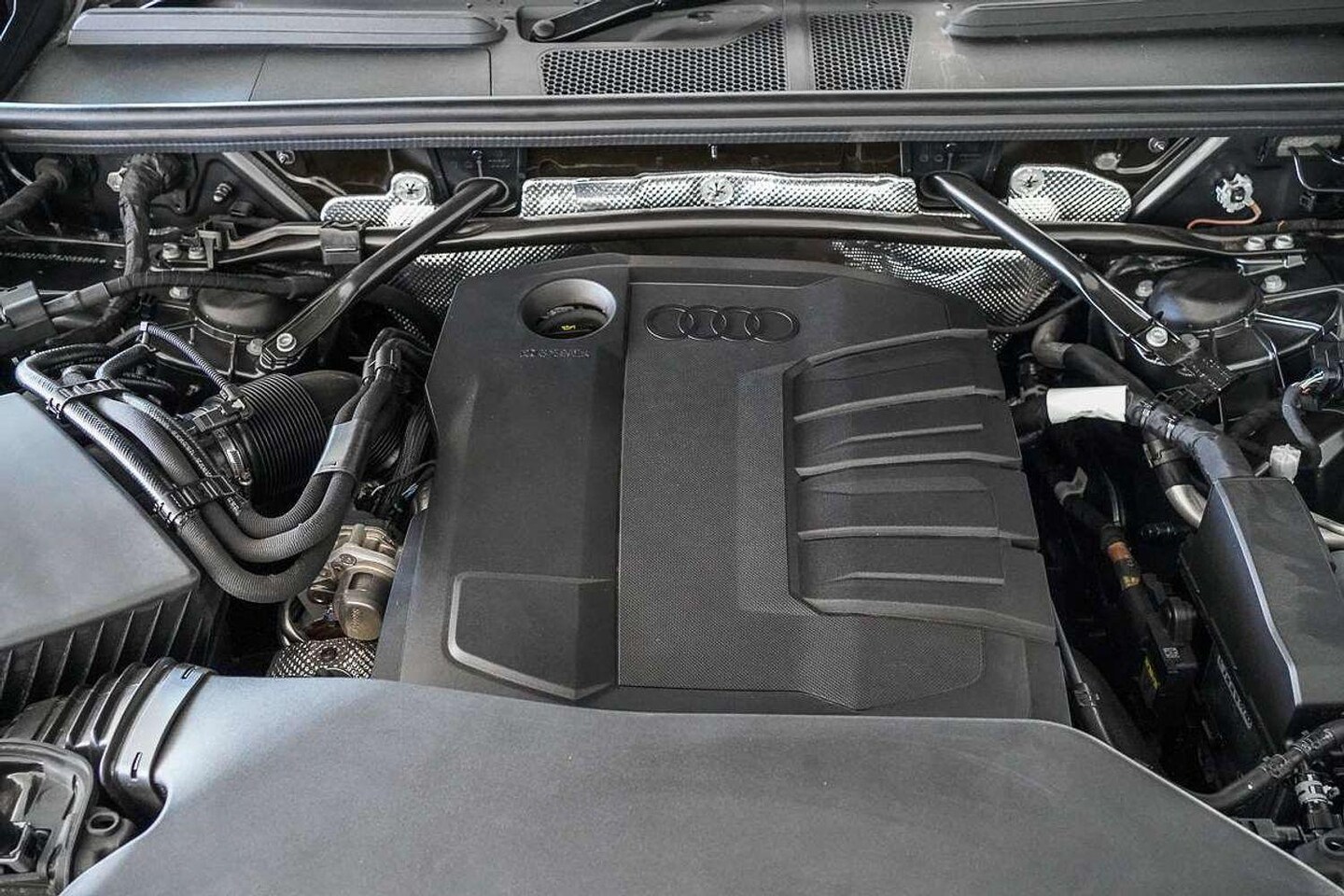 Image about Audi Q5 SUV TDI quattro 150 kW