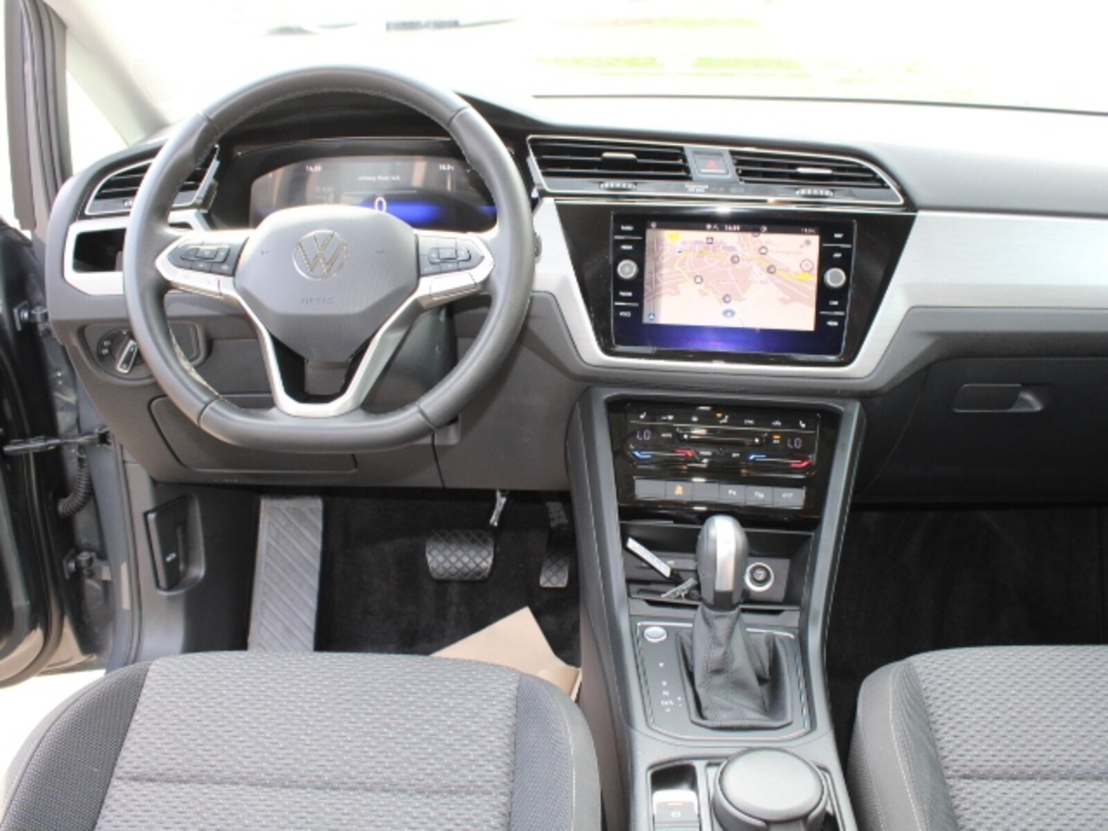 Volkswagen Touran – Bild 13