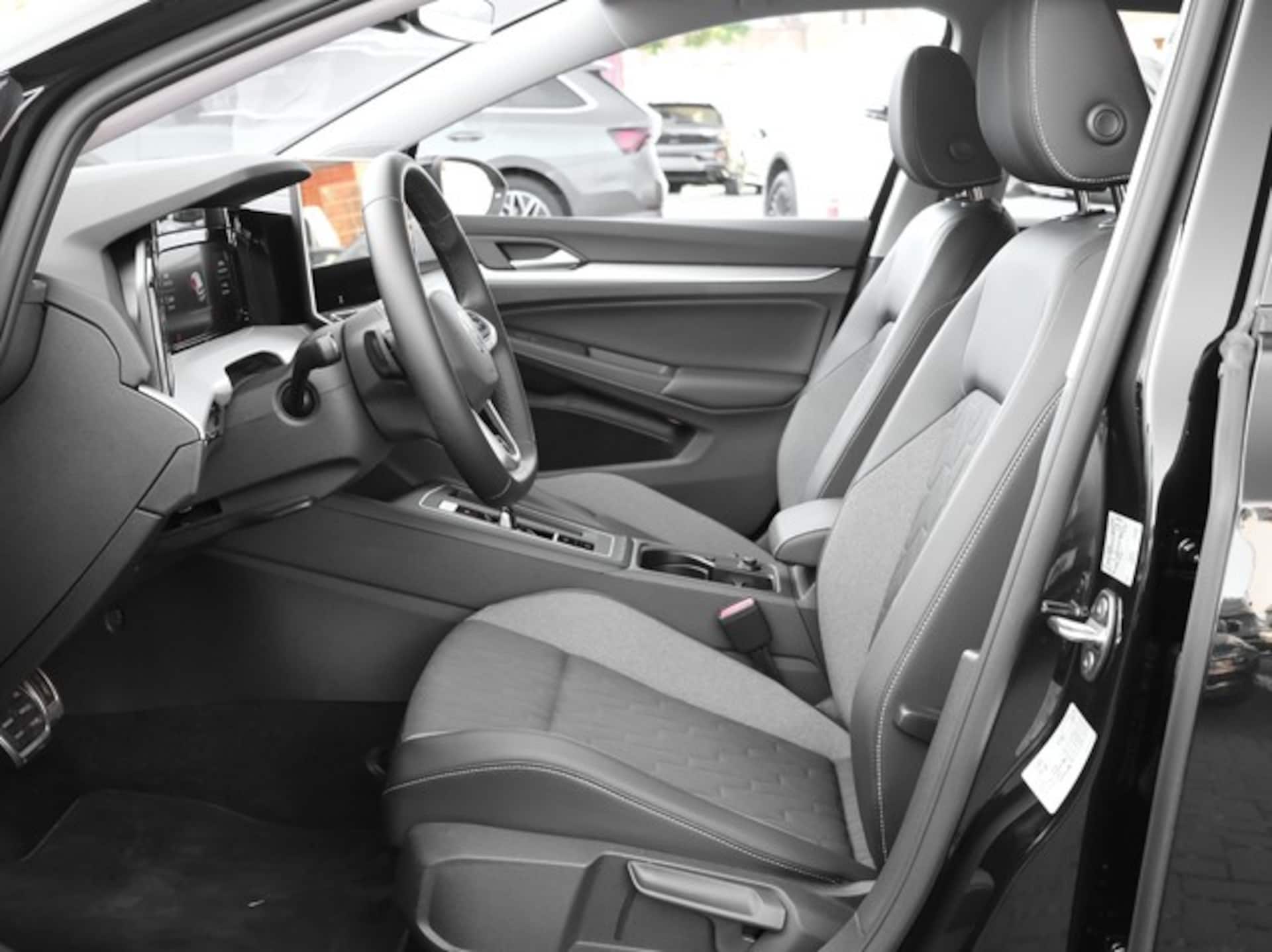 Volkswagen Golf Life