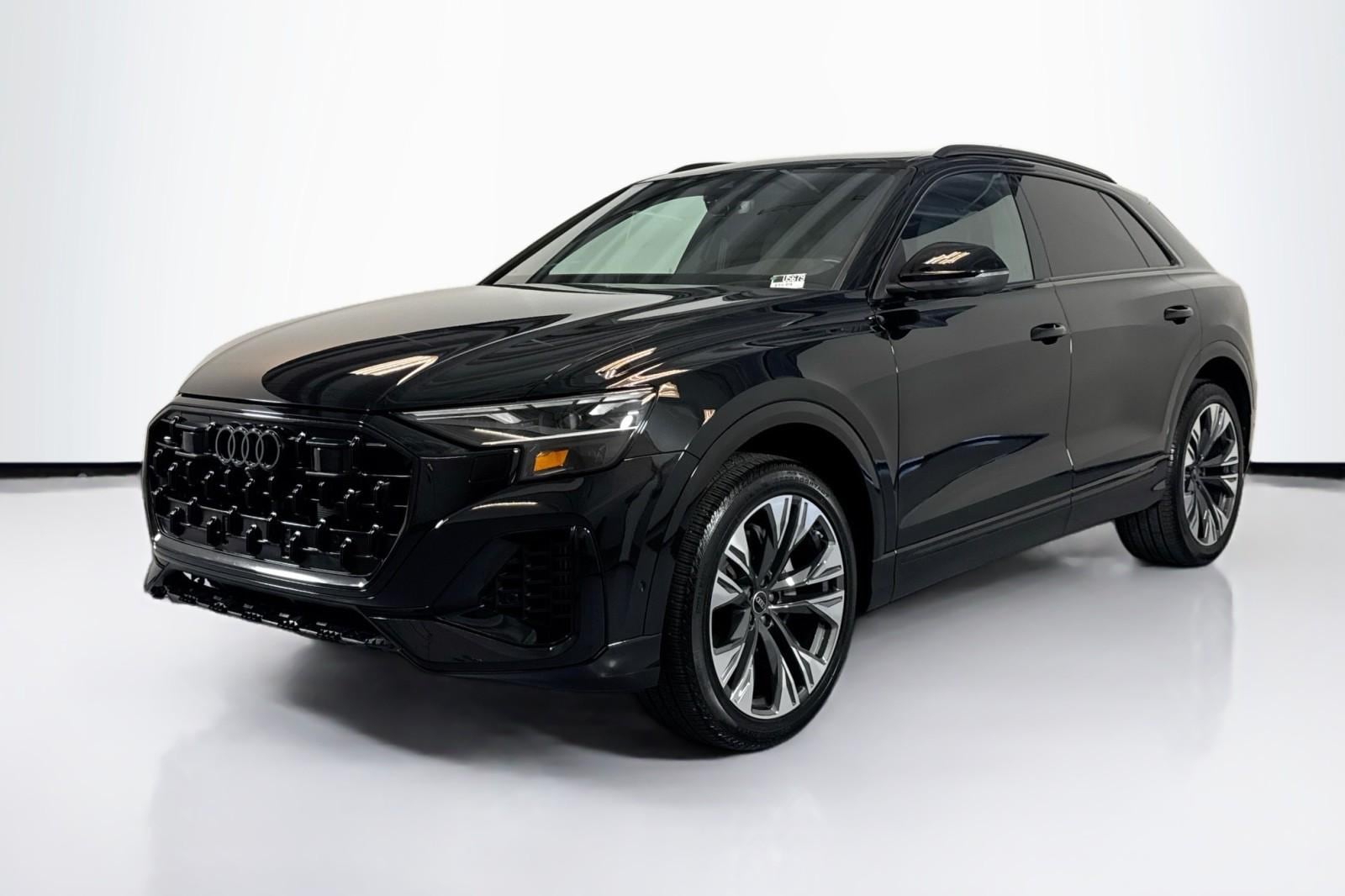 2025 Audi Q8 55 Premium quattro Tiptronic's photo