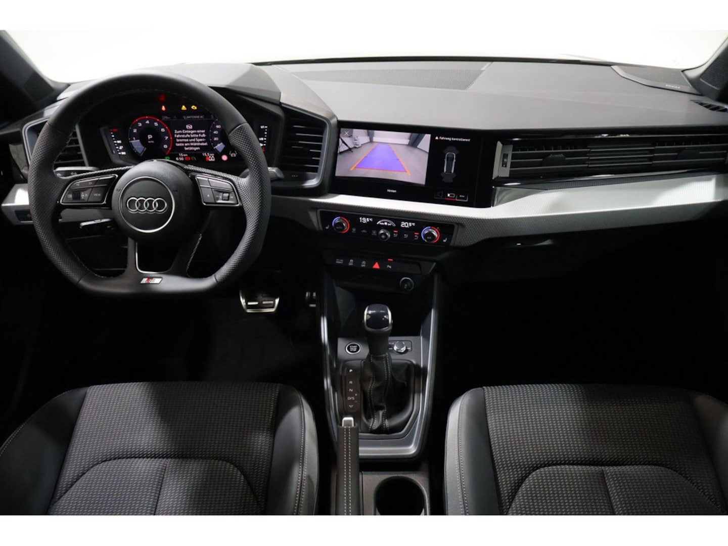 Bild über Audi A1 Sportback S line 35 TFSI S tronic - für weitere Informationen kontaktieren Sie den Audi Partner