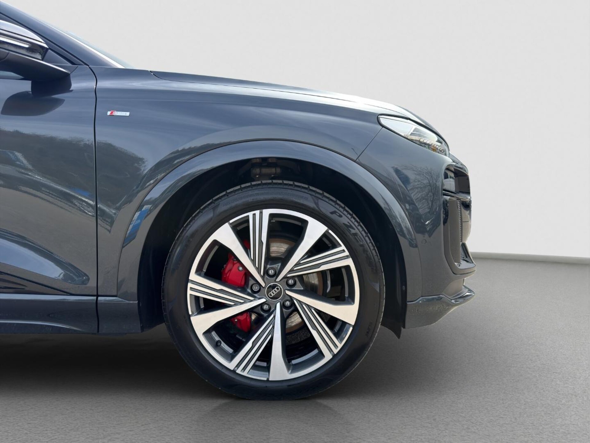 Audi Q6 SUV e-tron