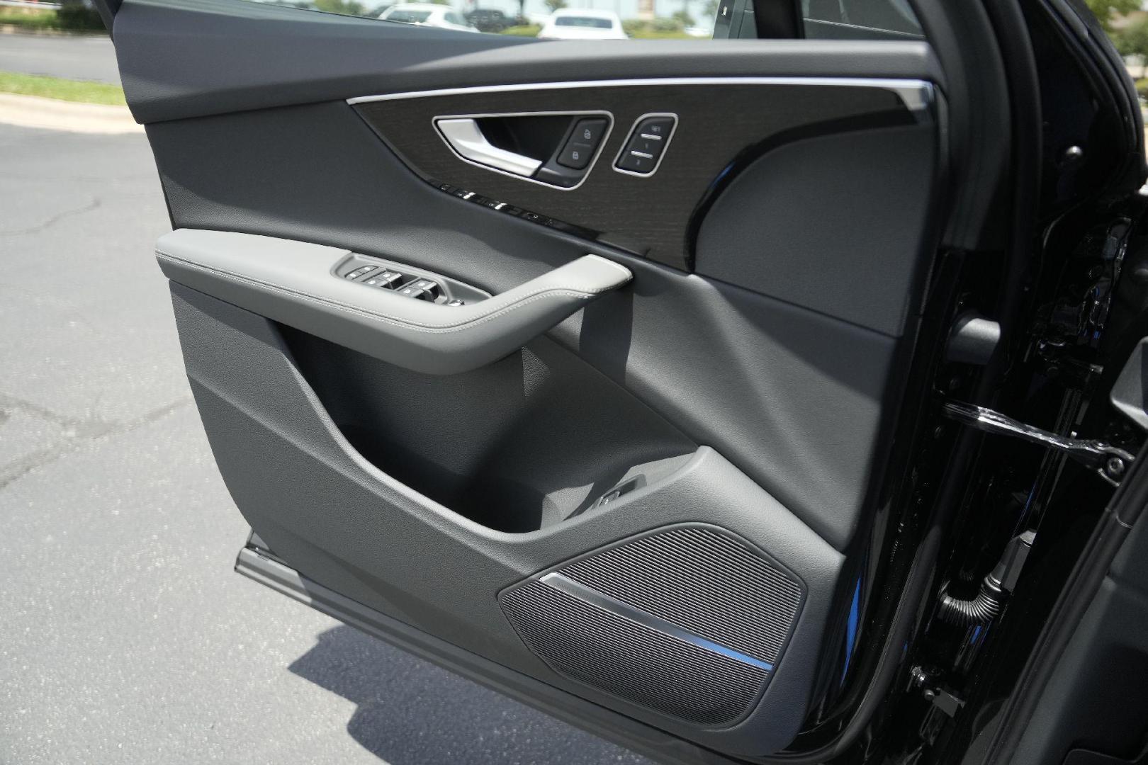 2025 Audi Q7 Premium Plus - Photo 12