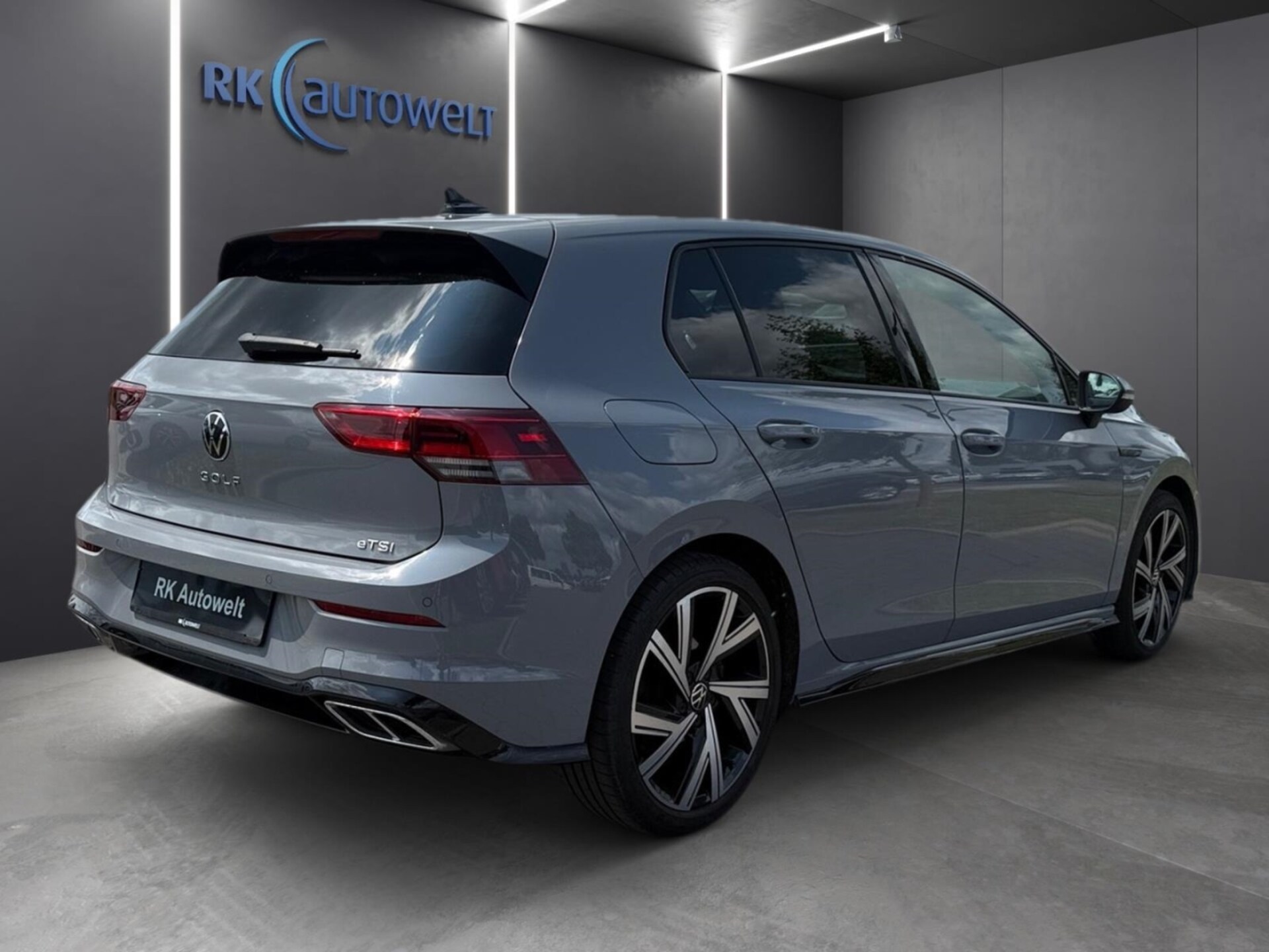 Volkswagen Golf R-Line