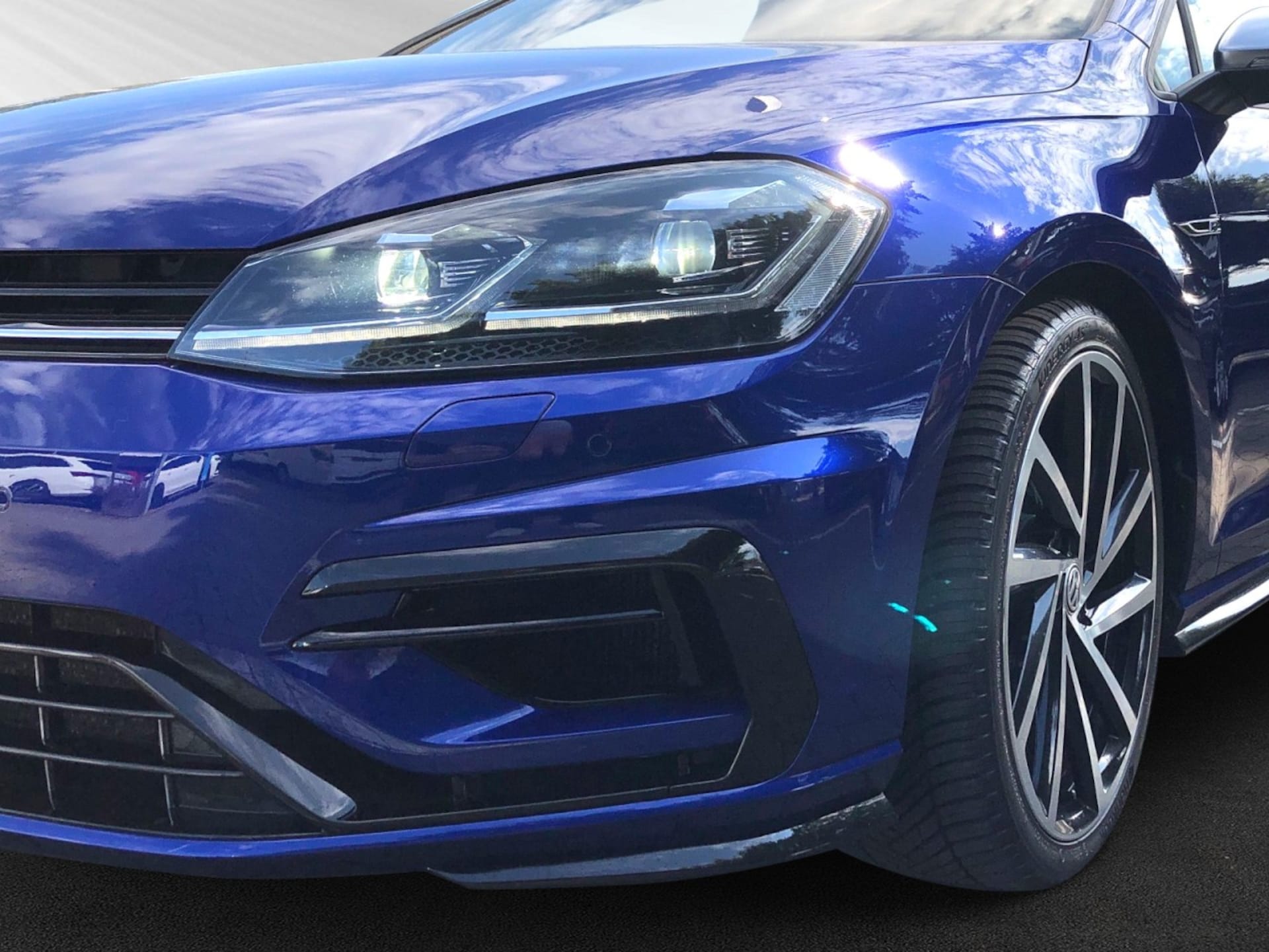 Volkswagen Golf Variant R