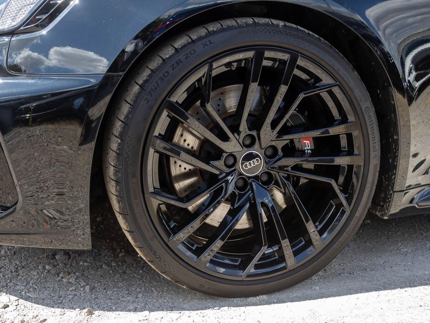 Bild über Audi RS 4 Avant TFSI quattro tiptronic - für weitere Informationen kontaktieren Sie den Audi Partner