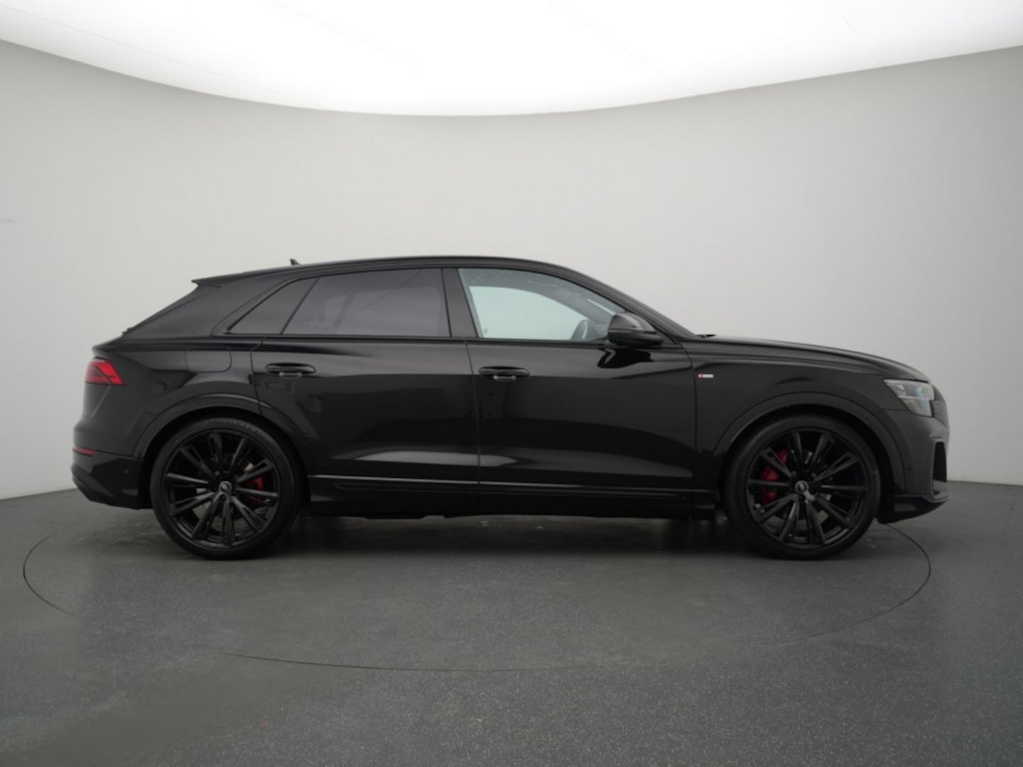 Bild über Audi Q8 SUV S line business TDI quattro 210 kW tiptronic - für weitere Informationen kontaktieren Sie den Audi Partner