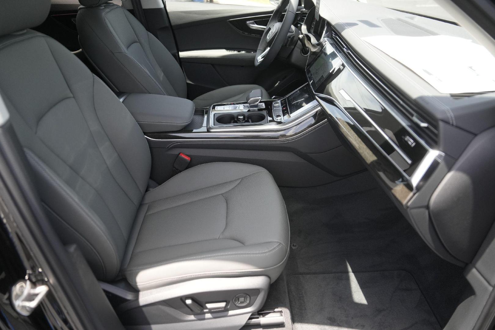 2025 Audi Q7 Premium Plus - Photo 14