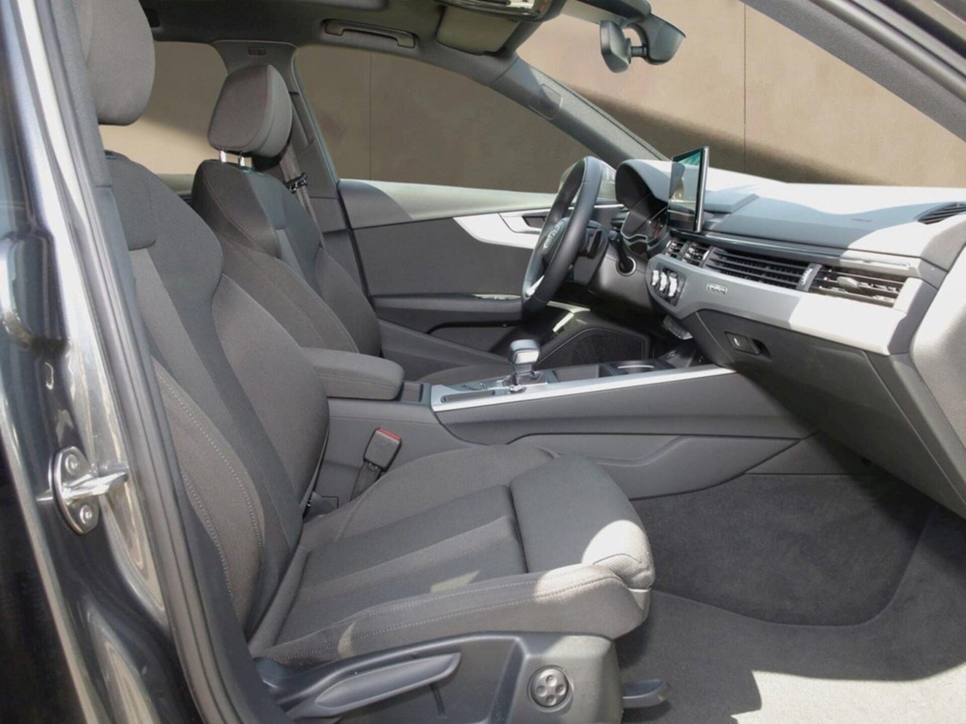 Audi A4 Avant S line