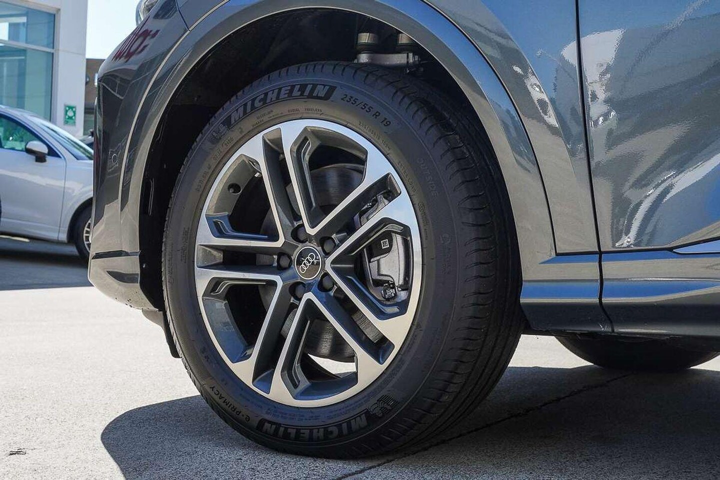 Image about Audi Q5 SUV TDI quattro 150 kW