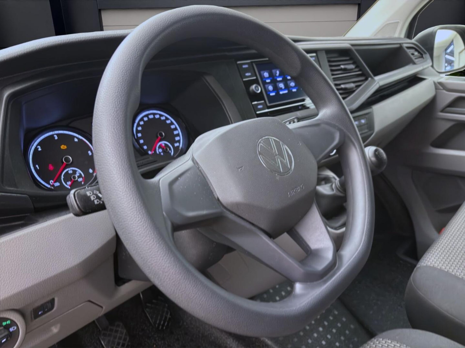 Volkswagen T6.1 Transporter Kombi kurzer Radstand