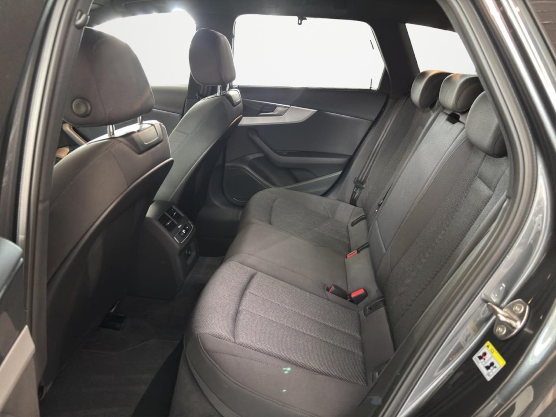 Audi A4 Avant S line