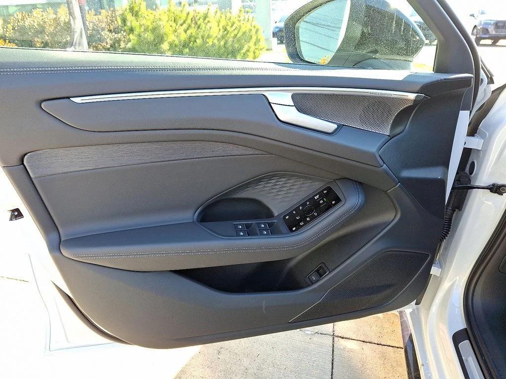 2026 Audi A6 Premium Plus - Photo 11