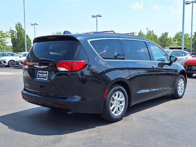 2020 Chrysler Voyager