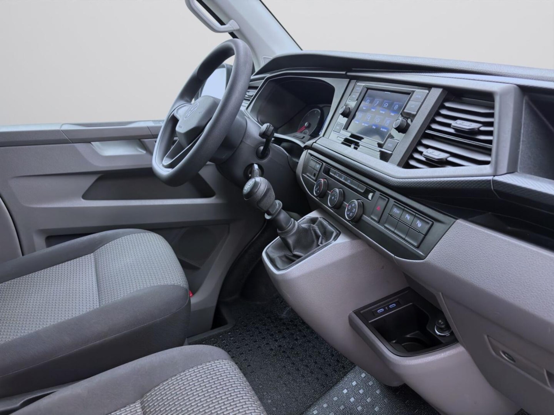 Volkswagen T6.1 Transporter Kombi kurzer Radstand