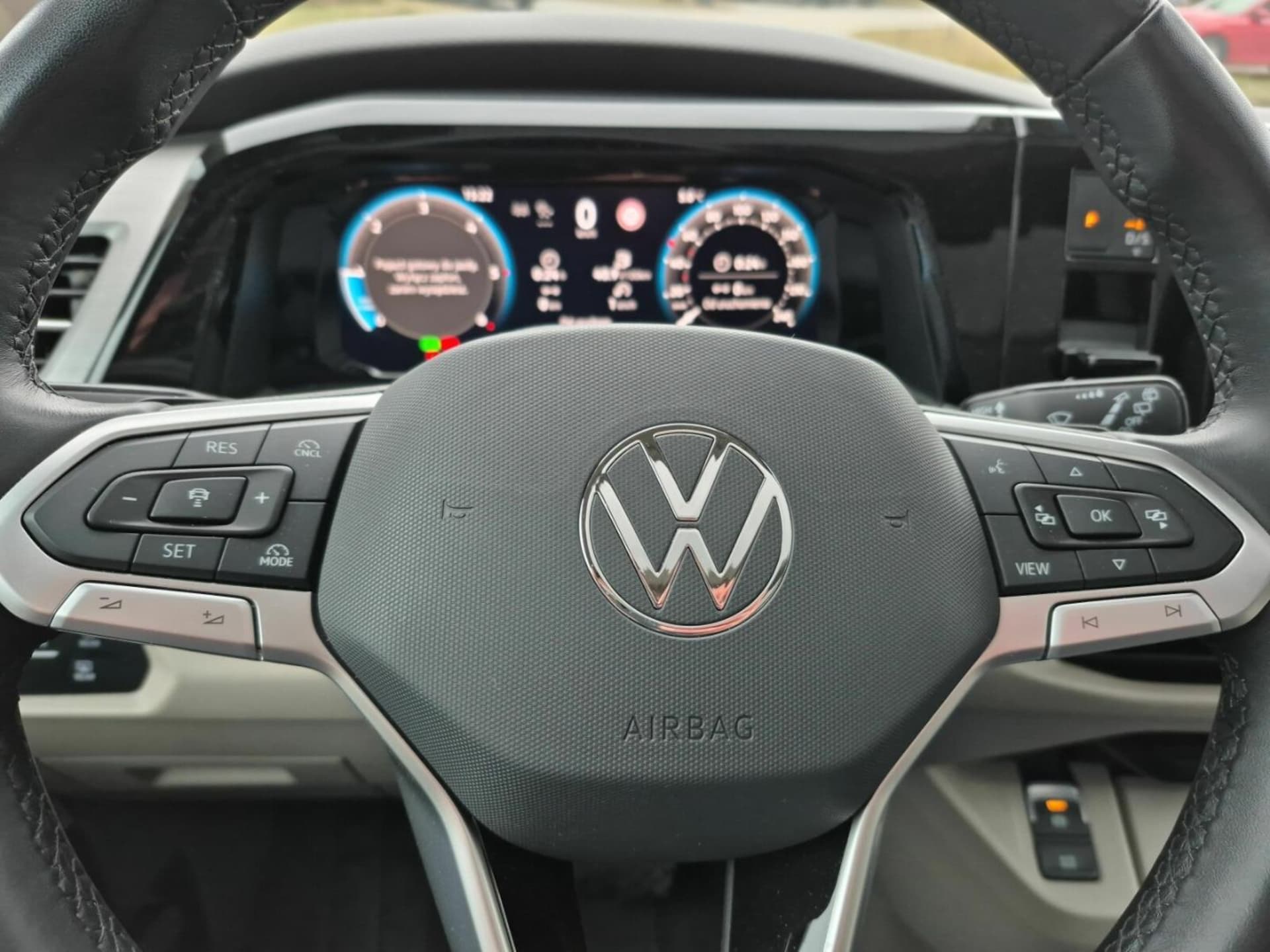 Volkswagen Multivan długi rozstaw osi Life