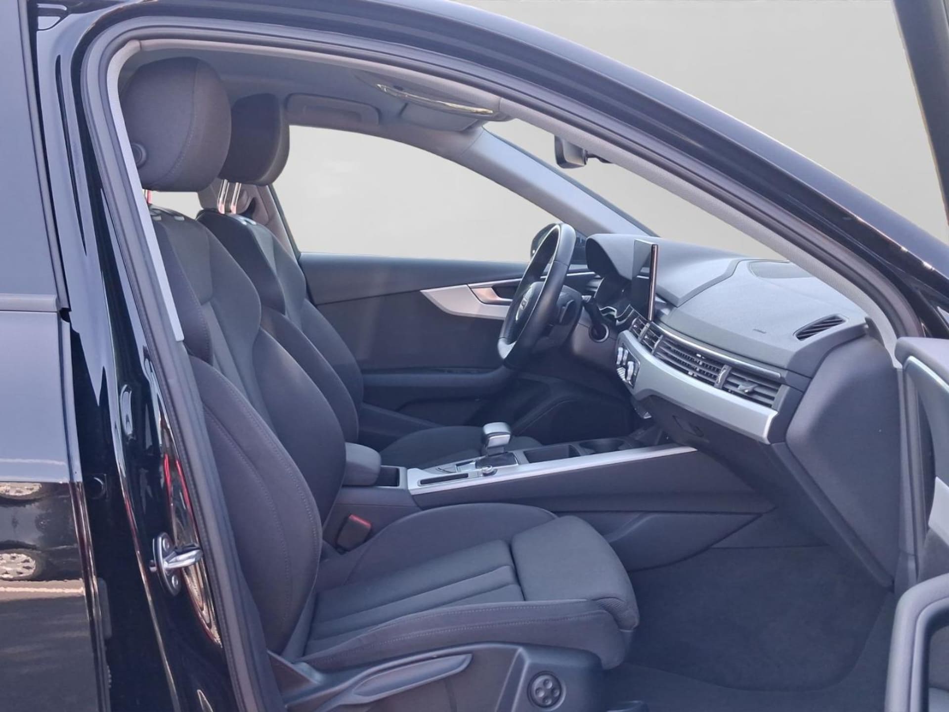 Audi A4 Avant S line