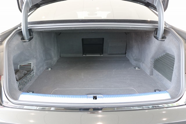 Audi A8 TFSI e 60 TFSI e quattro 340(462) kW(PS) tiptronic for more details contact your dealer